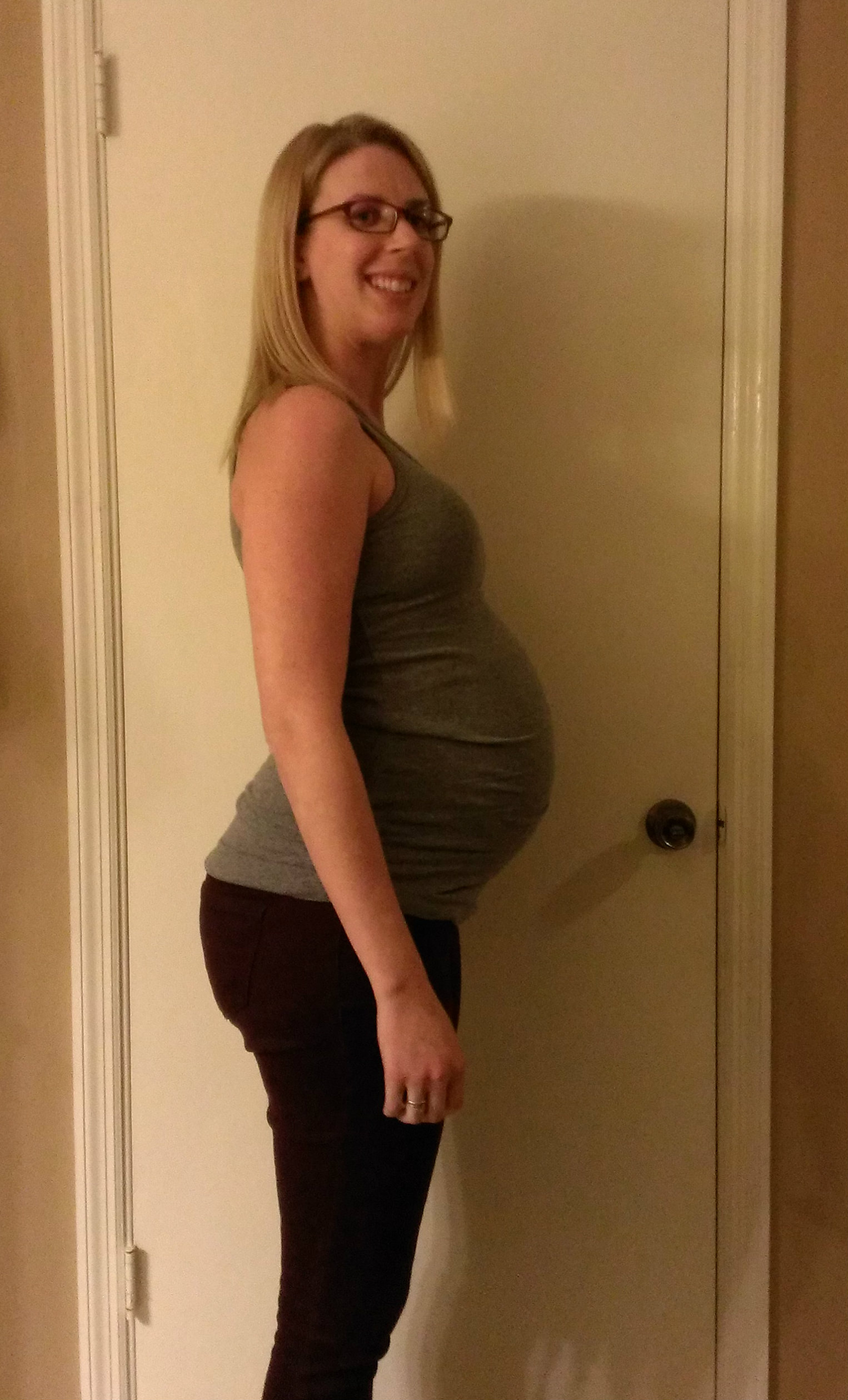 Thirty Three Weeks Pregnant 106